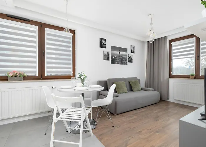 White And Grey In Cracow With Parking By Renters Apartamento Cracóvia