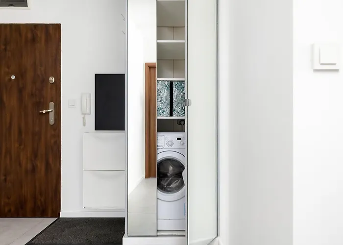 White And Grey In Cracow With Parking By Renters * Krakkó