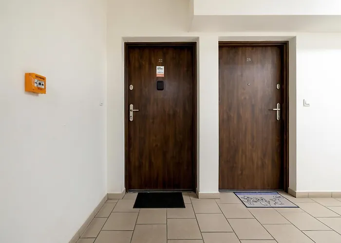 Apartman White And Grey In Cracow With Parking By Renters