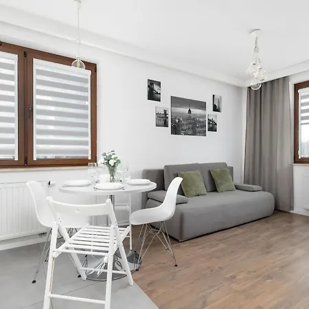 White And Grey In Cracow With Parking By Renters Appartement Cracovie